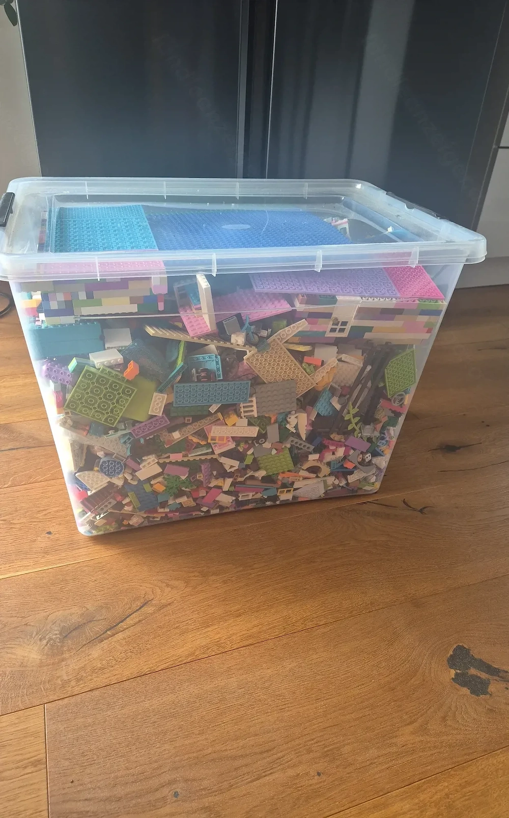 Große Kiste Lego mit Anleitungen 