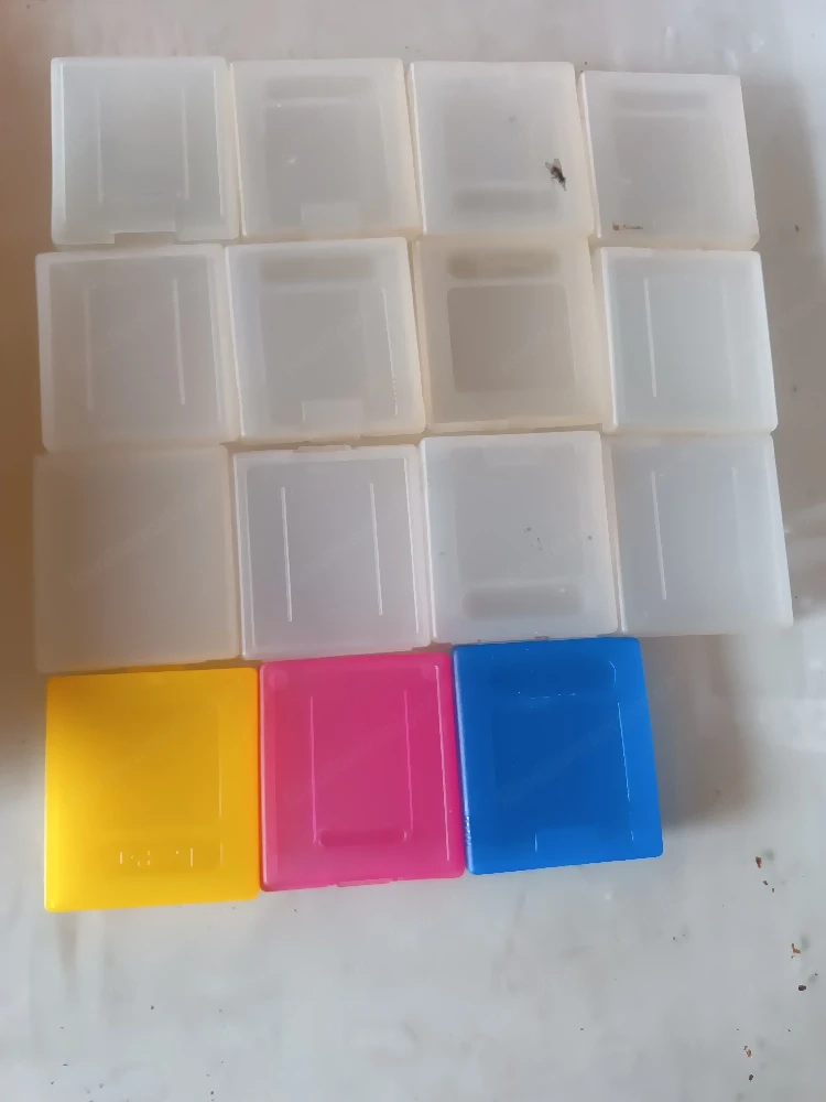 Game Boy Kasettenhüllen. 