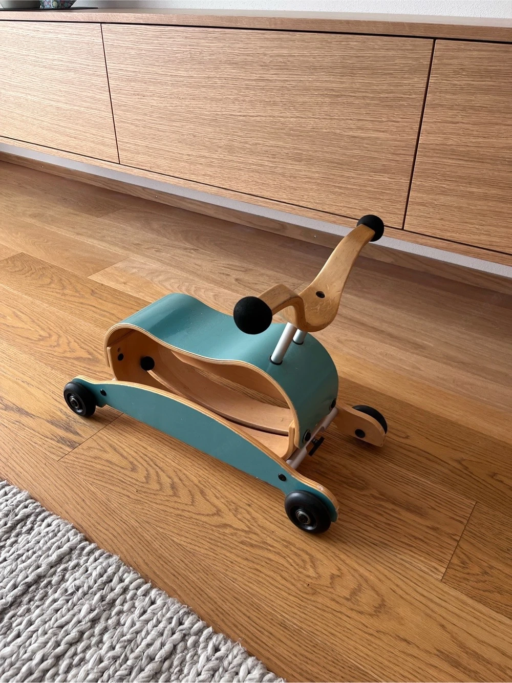 Wishbone Flip 2 in 1
