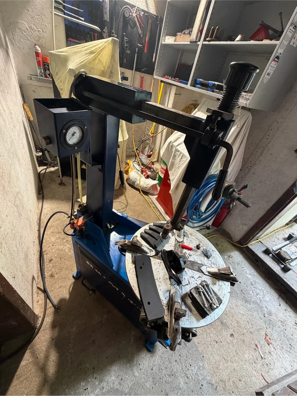 Reifenmontiermaschine Hofmann Monty 22.se