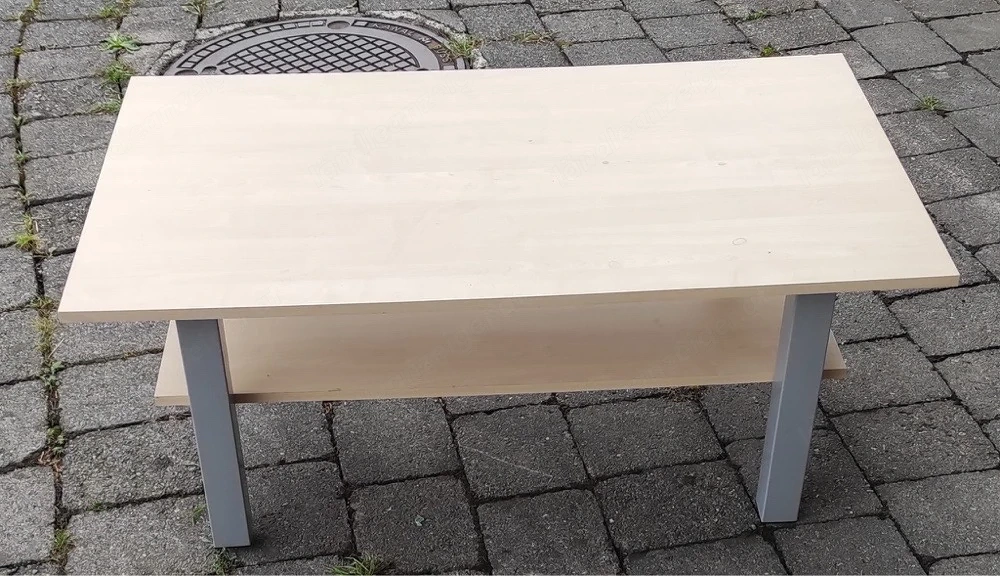 Zeitloser Couchtisch mit Ablage   105   63 cm