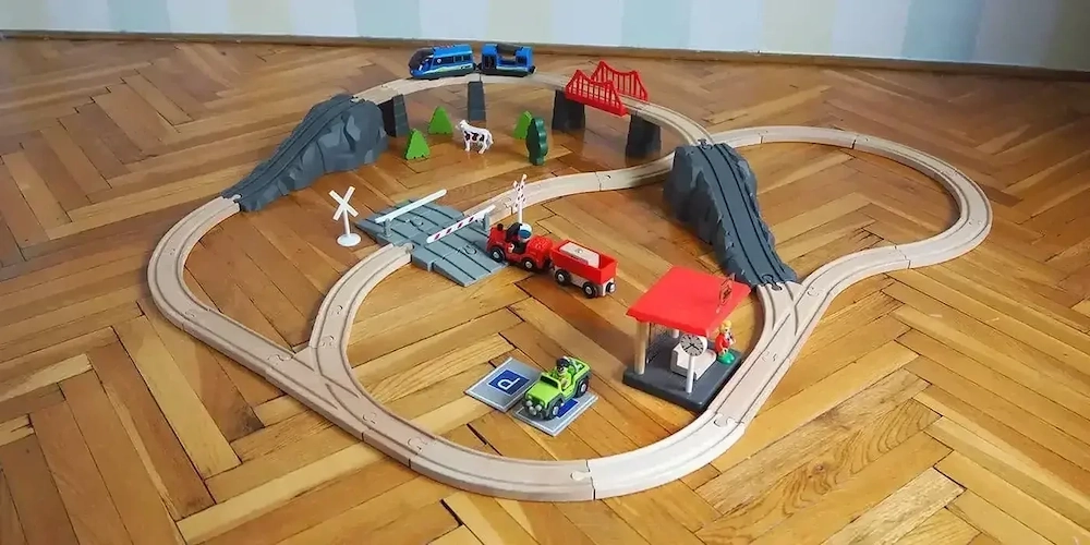 Holzeisenbahn mit viel Zubehör 