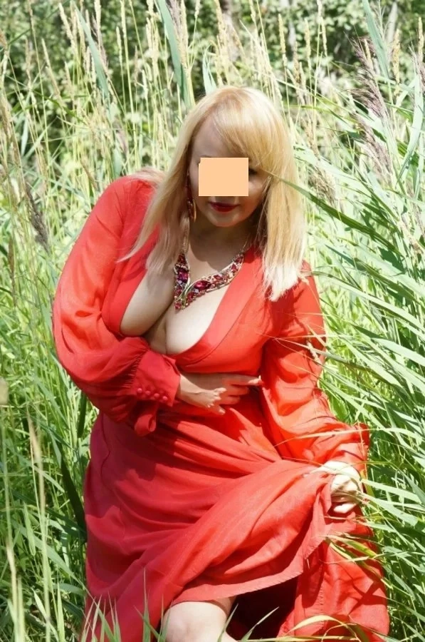 LUCY vollbusige curvy Blondine Privat Besuche Überall