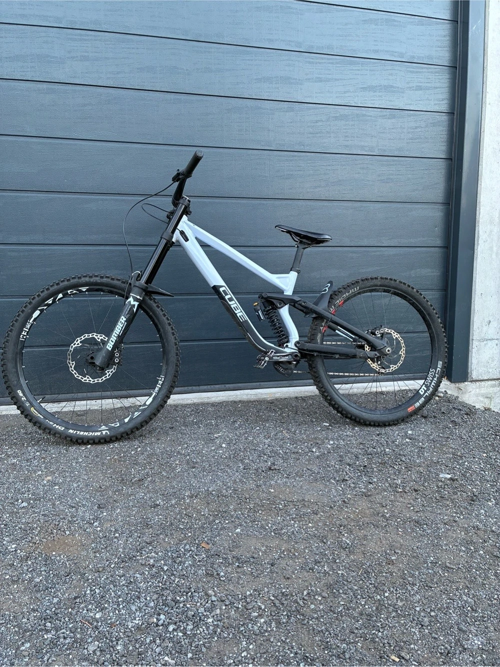Cube Two15 Race Downhill MTB