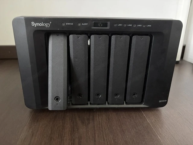 Synology DS1513+ NAS, 5-Bay (3 Festplatten bestückt)