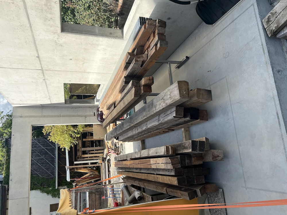 Holzbalken alte Holzbalken trocken 