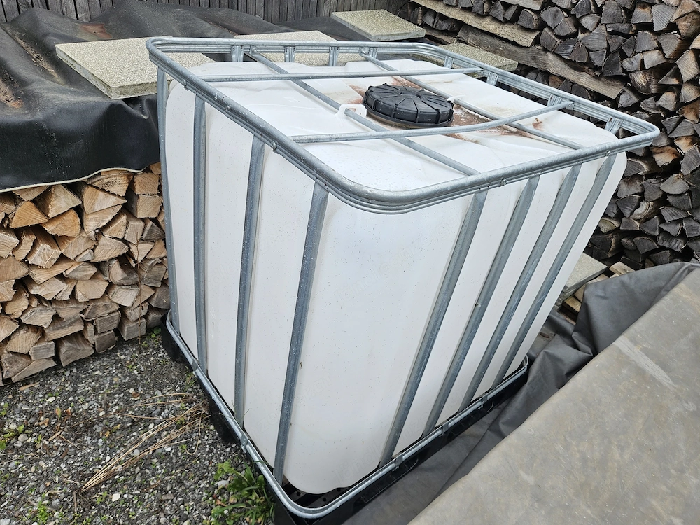 IBC Tank Container 1000 Liter mit Metallgitter