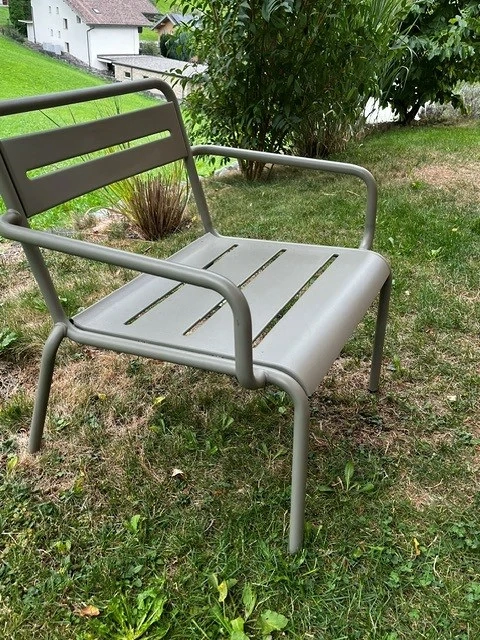 EMU Star Loungesessel   Metall, stapelbar & wetterfest (moosgrau)