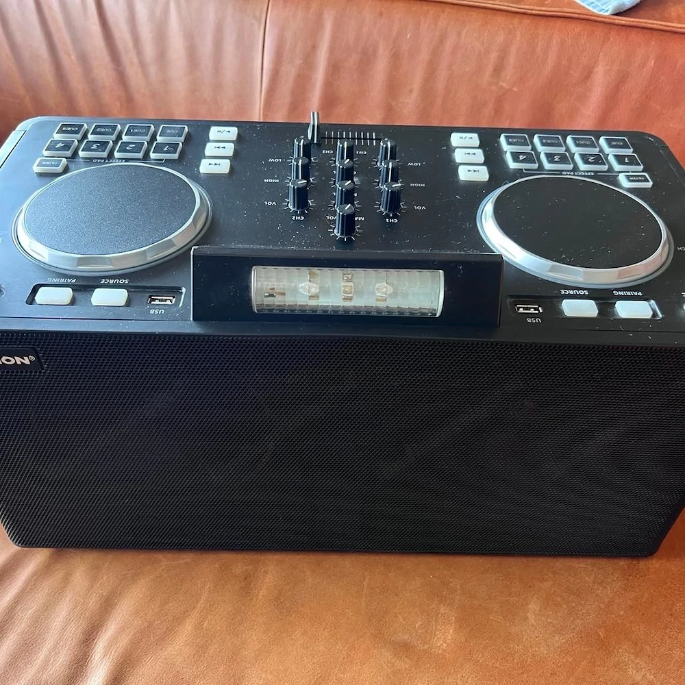 Medion Partylautsprecher mit DJ Controller