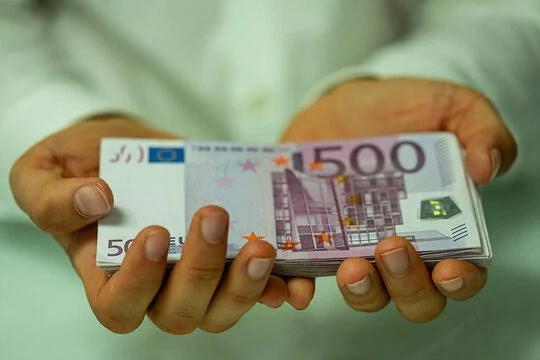 Wir bieten Finanzierungs- und Investitionsmöglichkeiten in Österreich zu sehr transparenten und unko
