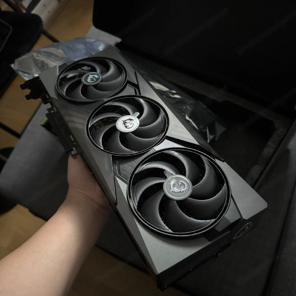 MSI RTX 5070Ti Gaming Trio oc wie nur  Grafikkarte 1x montiert 