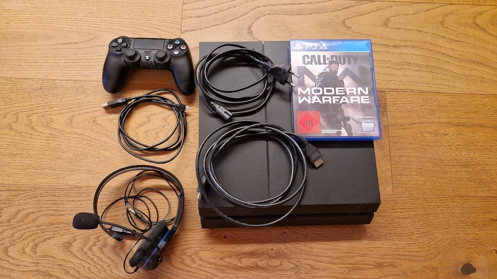 PS4 (Playstation 4) inkl. 1 Controller und 1 Spiel