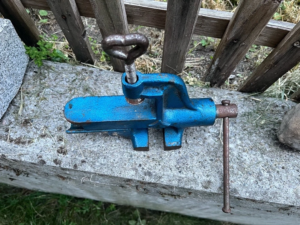 alter Schraubstock