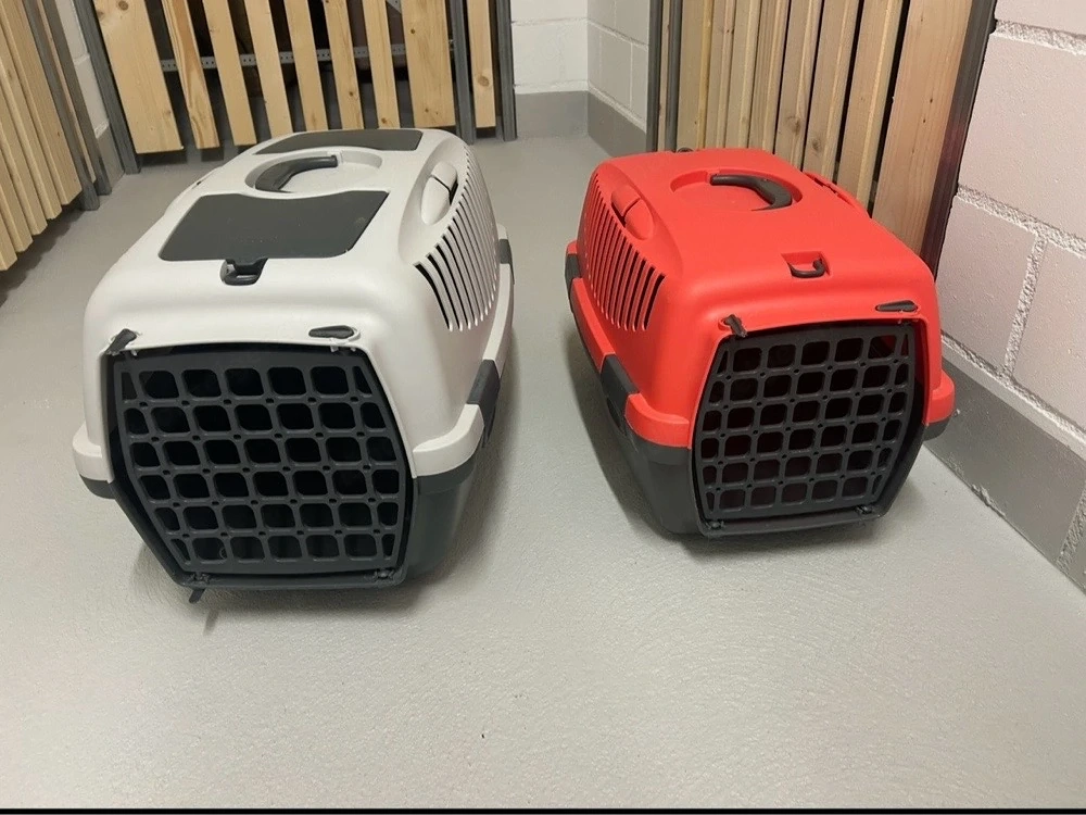 2 Tiertransportboxen 