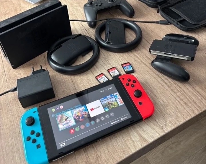Nintendo Switch Oled mit zubehör 
