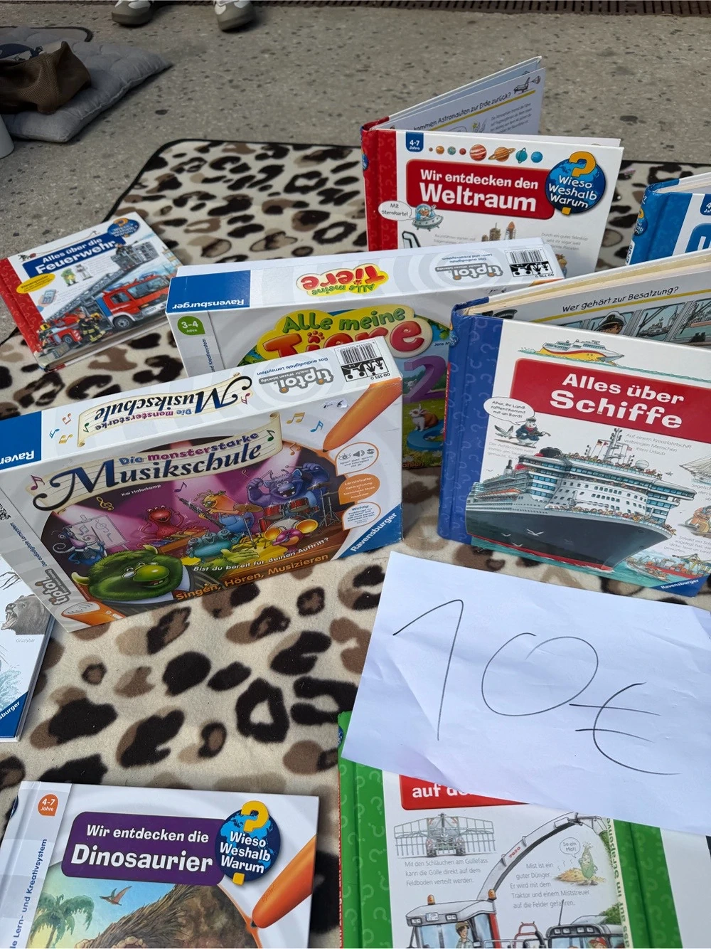 Bücher und Spiele 