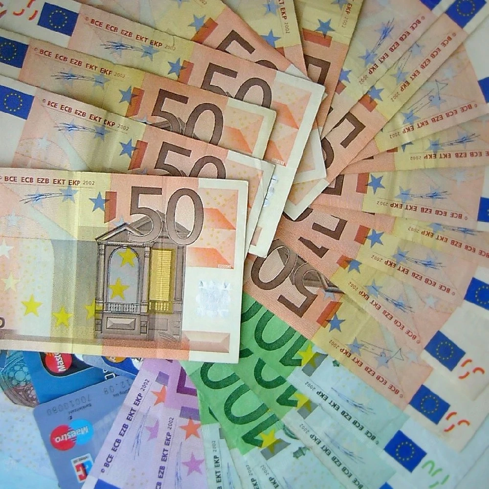Wir bieten Finanzierungs- und Investitionslösungen für Privatpersonen und Unternehmen in ganz Österr