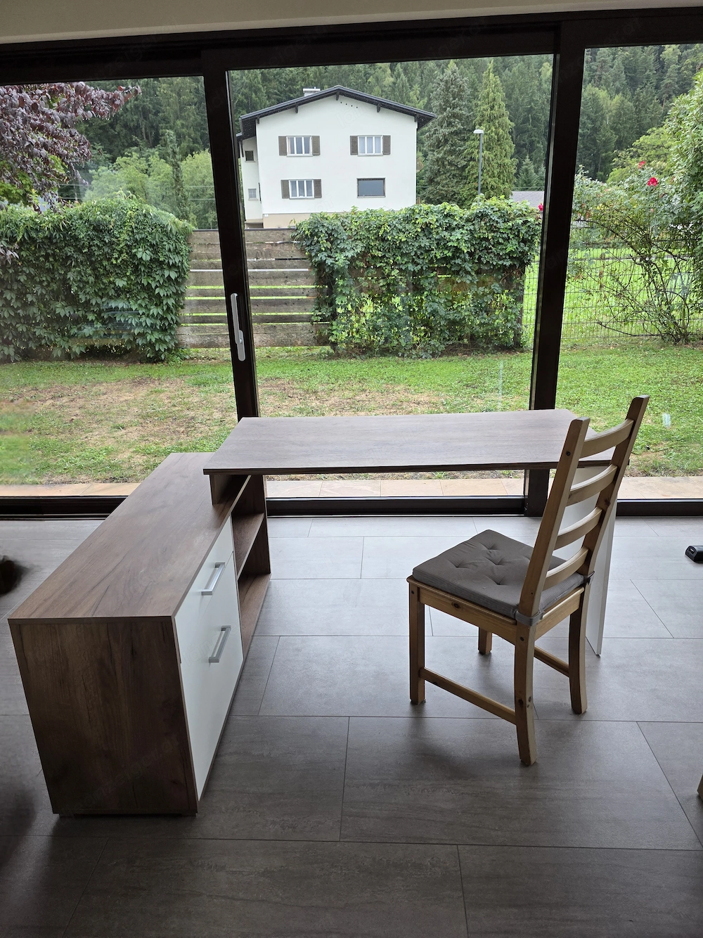 Schreibtisch