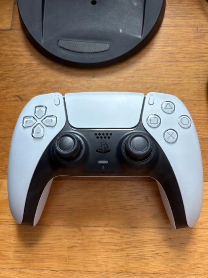 Ich verkaufe meine PlayStation 5 (Disc-Drive-Edition) mit 825 GB SSD Ich verkaufe meine PlayStation 