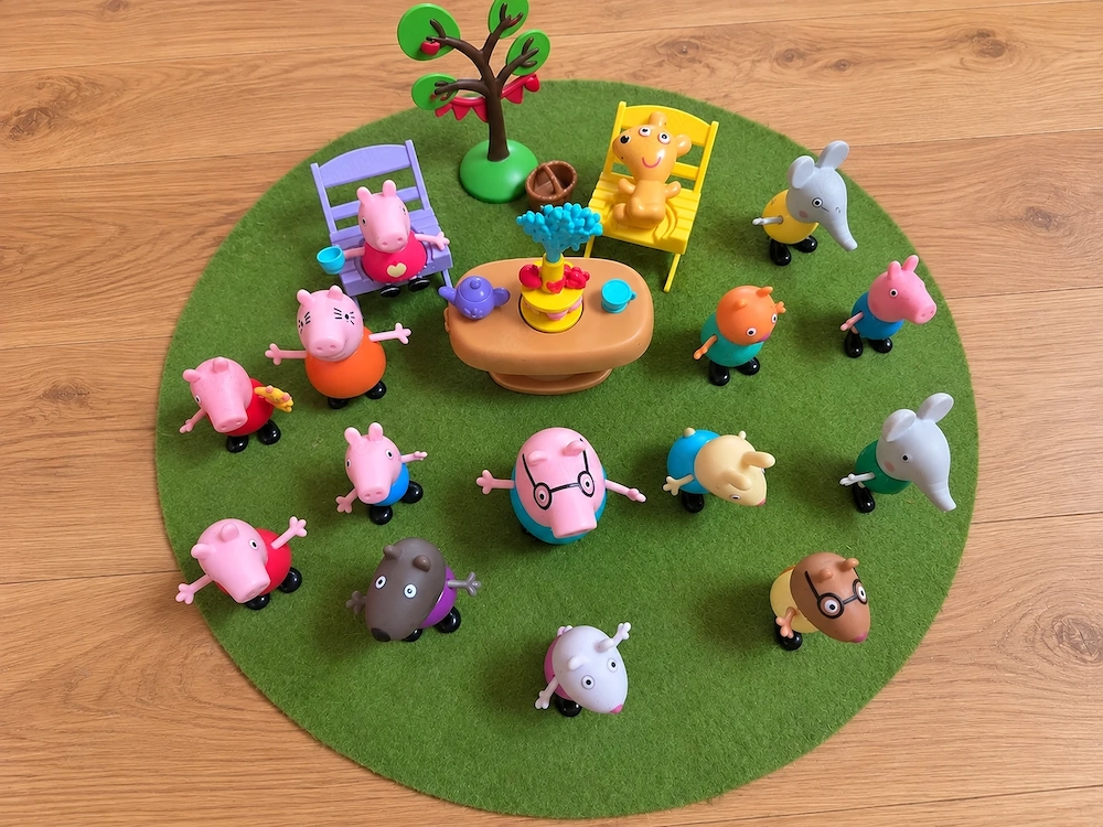 Peppa Wutz Figuren mit Picknick Zubehör