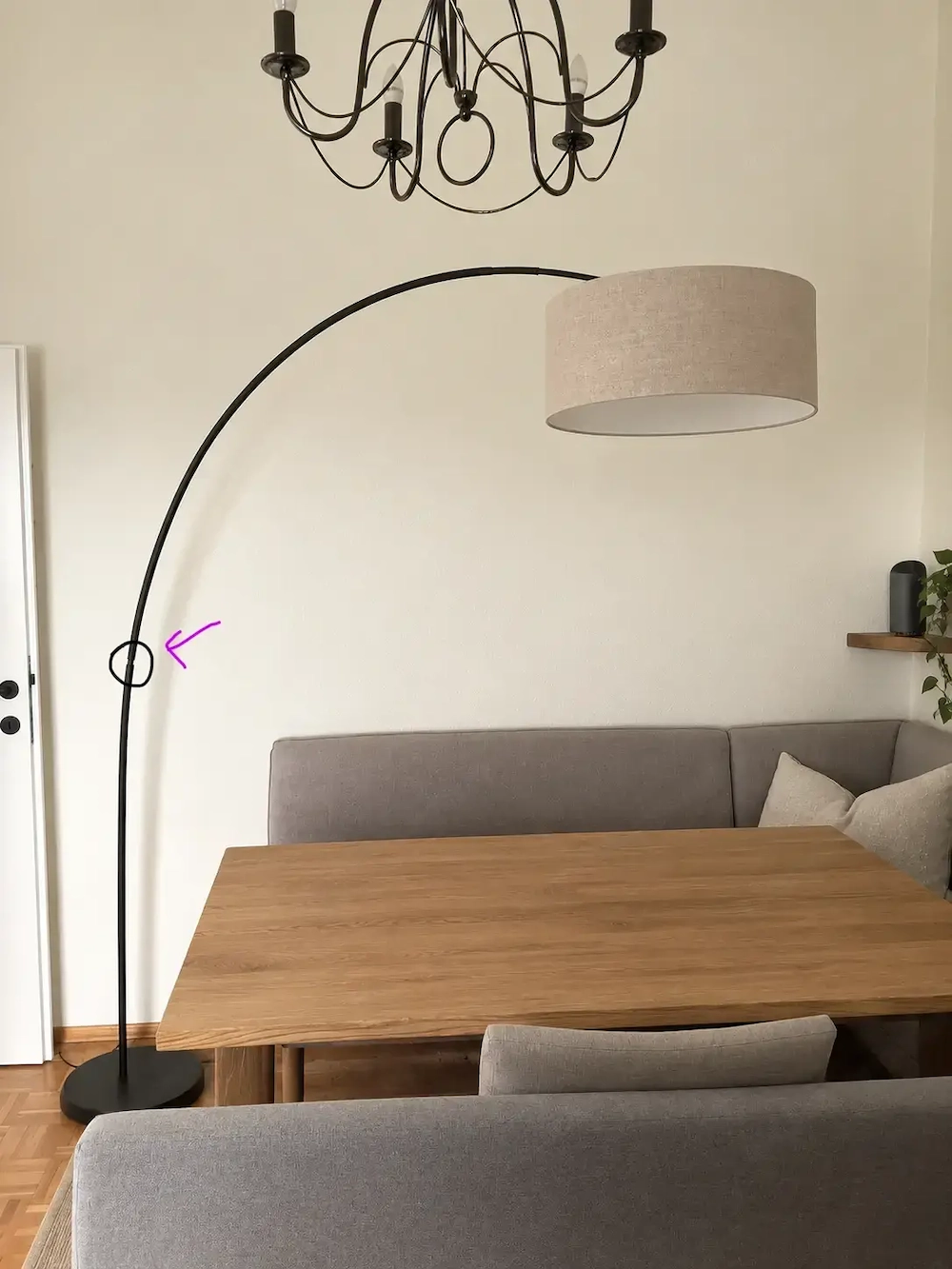 Neue Bogenlampe mit kleinem Schönheitsfehler