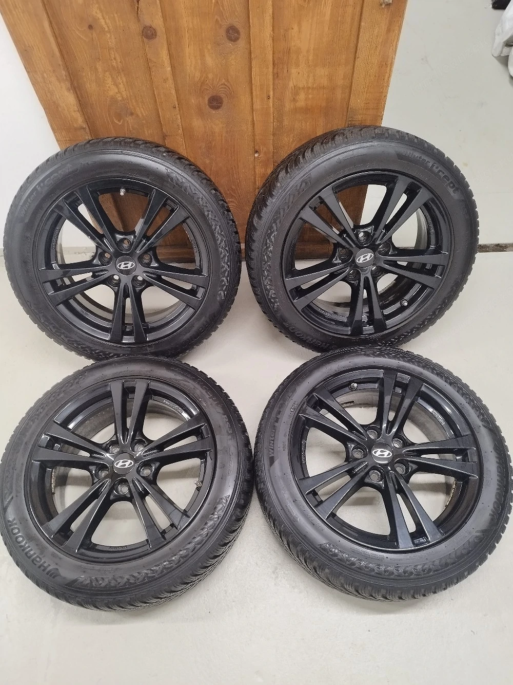 5x114,3 Hyundai 17" Alufelgen mit Winterreifen 
