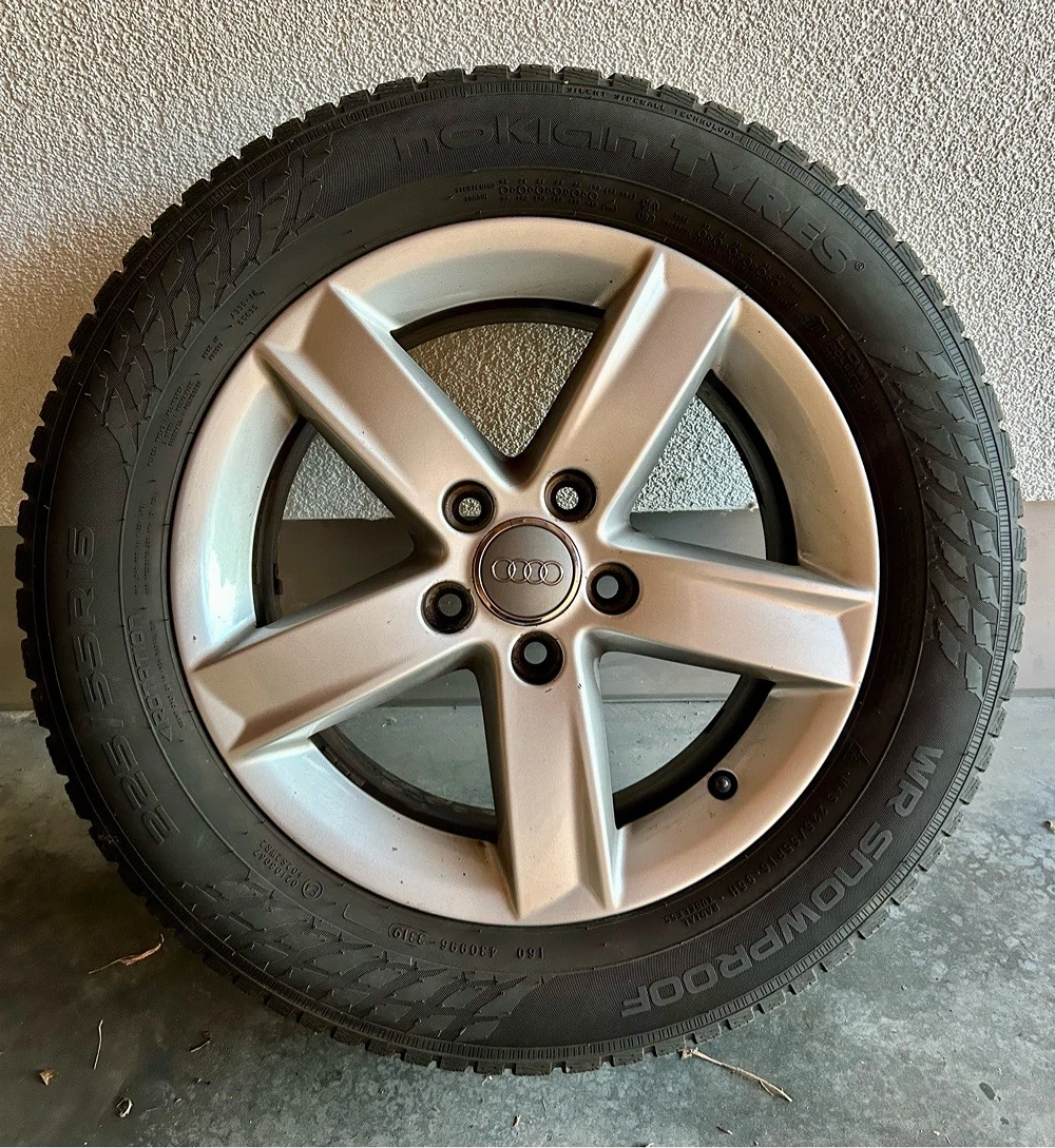 Original 16 Zoll Audi Felgen mit Winterreifen