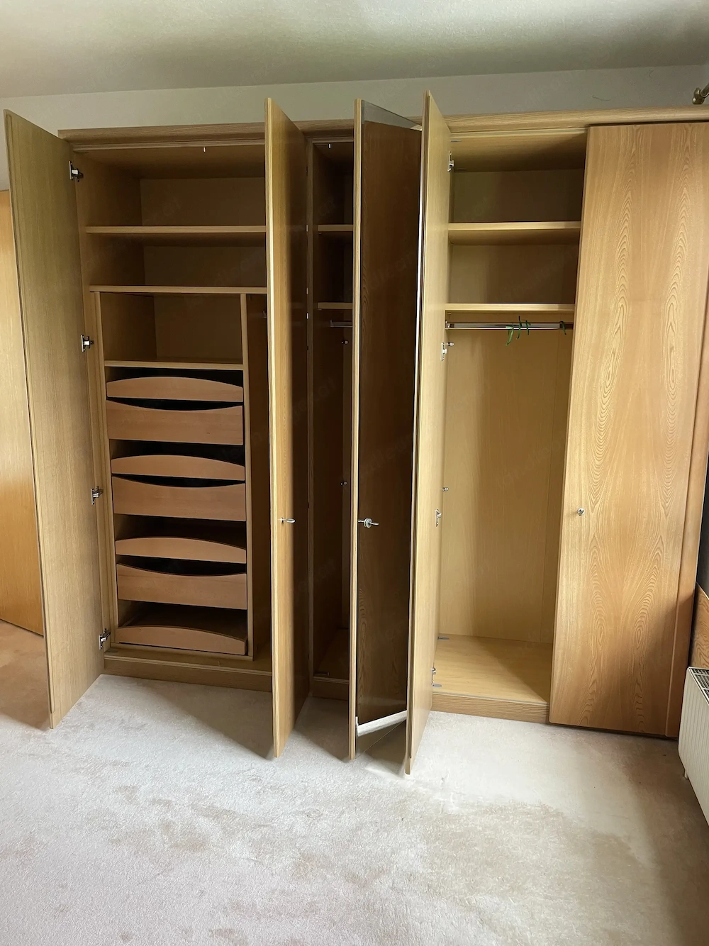 Kleiderschrank