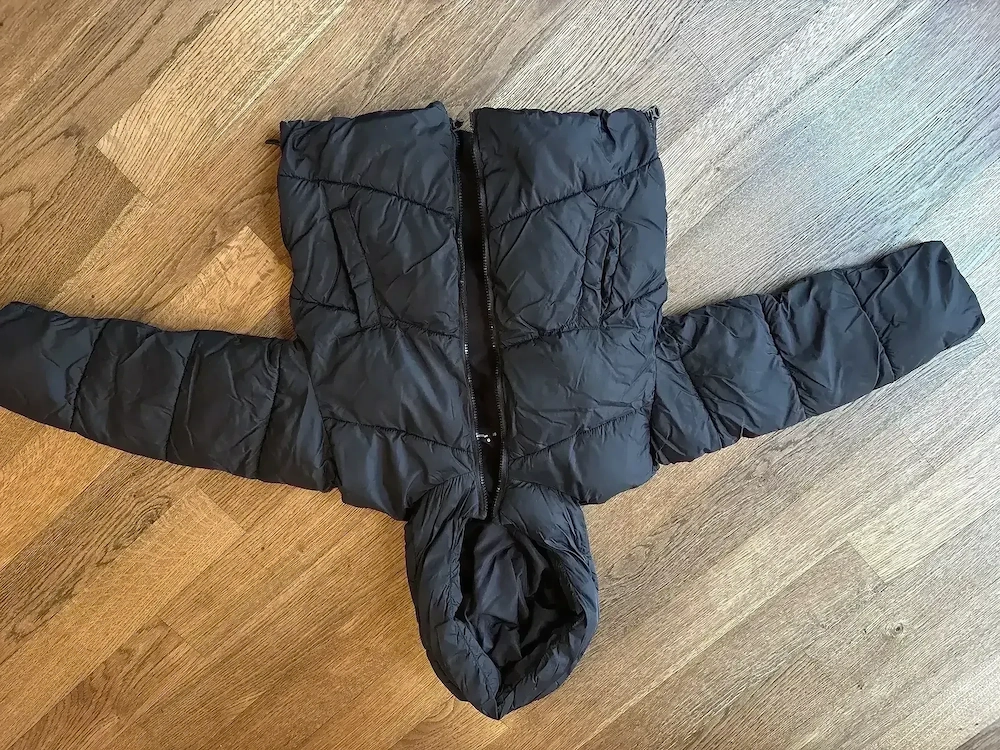 Kurze Winterjacke in schwarz ZARA - GR. 140cm