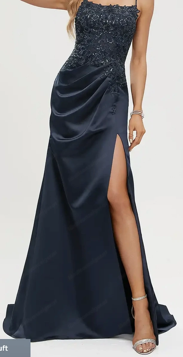 Ballkleid mit Pailletten