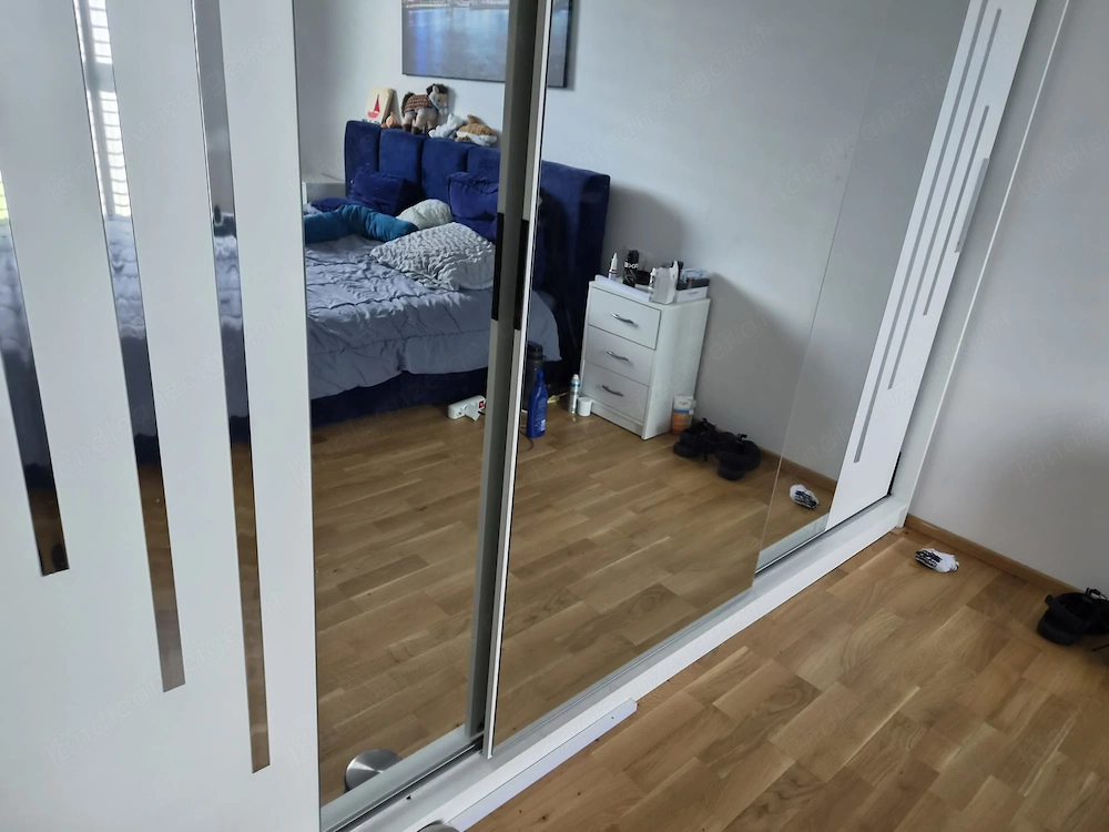 Kleidungschrank Weis Farbe mit Spiegel XXL