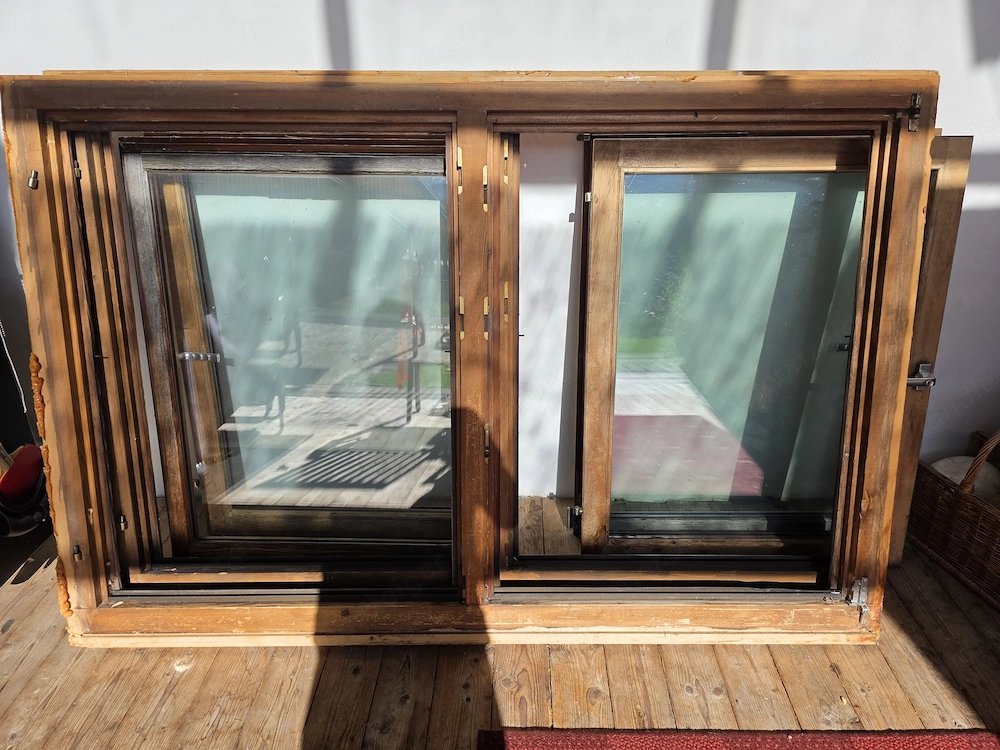 2 Holzfenster, 2-flüglig, 3-Fach Verglasung