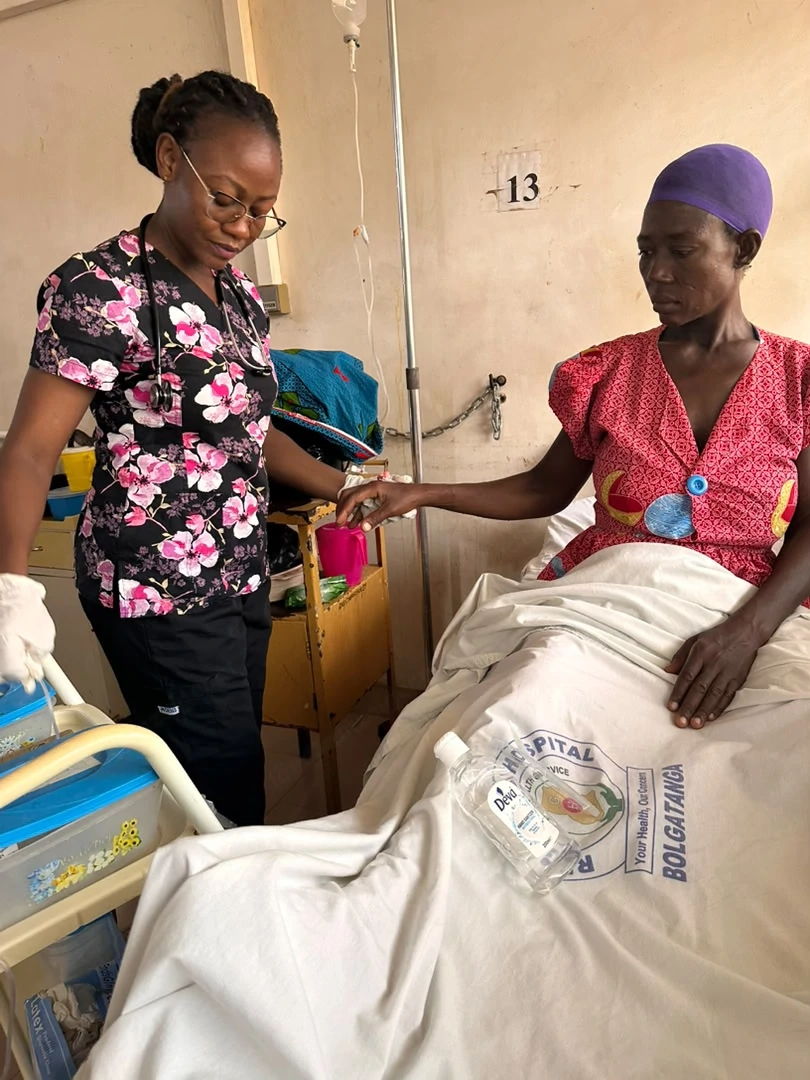 Krankenschwester aus Ghana sucht dringend Küchenutensilien