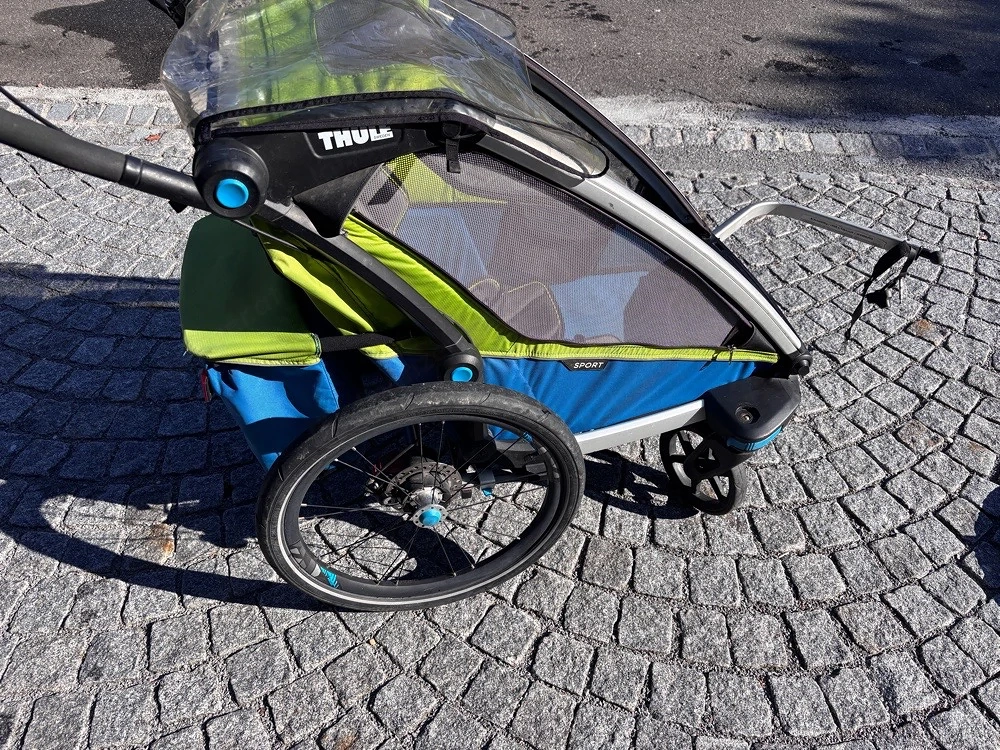 Fahrradanhänger Thule Sport für 1 Kind mit viel Zubehör