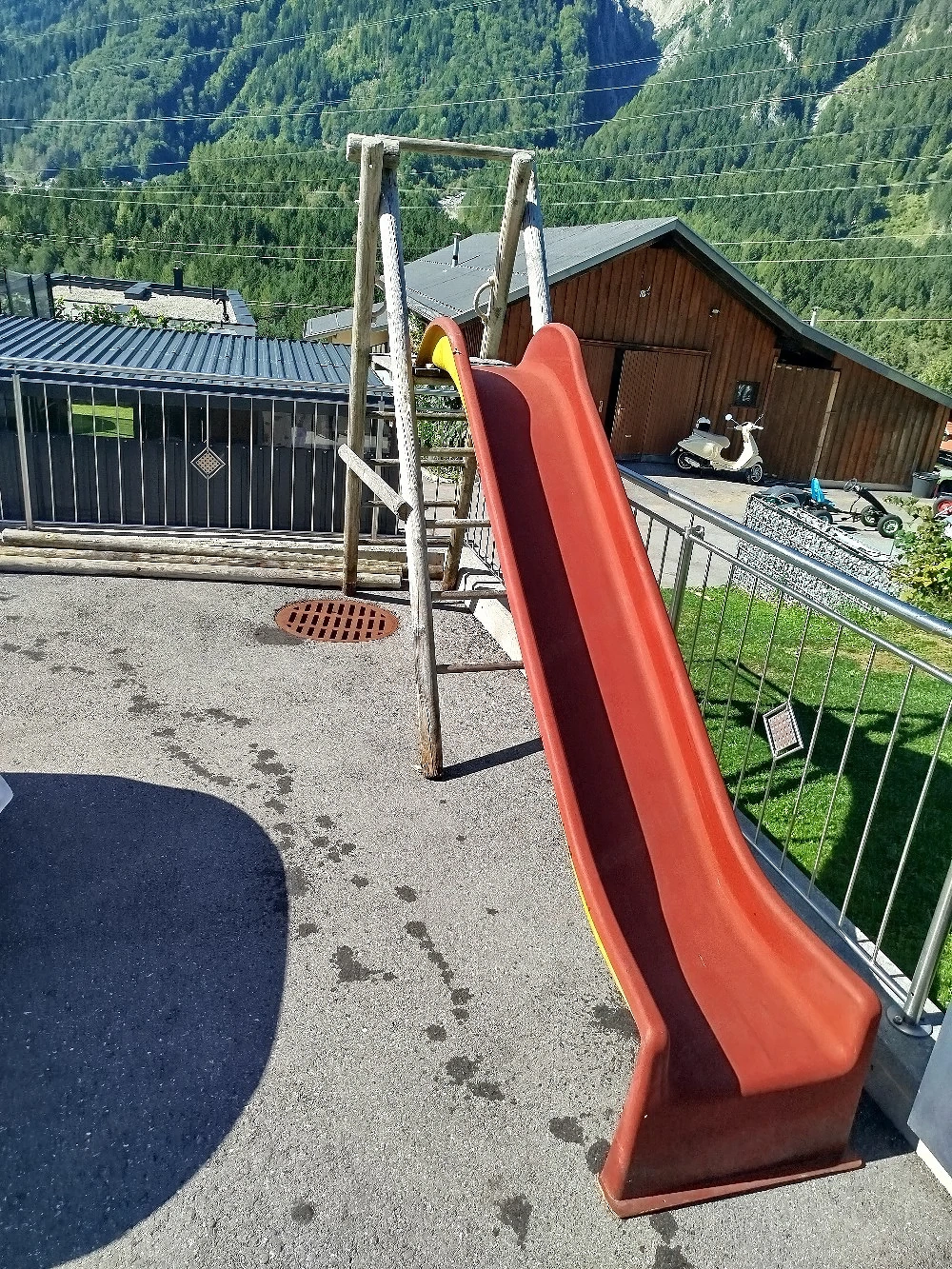 Rutsche mit Gestell 