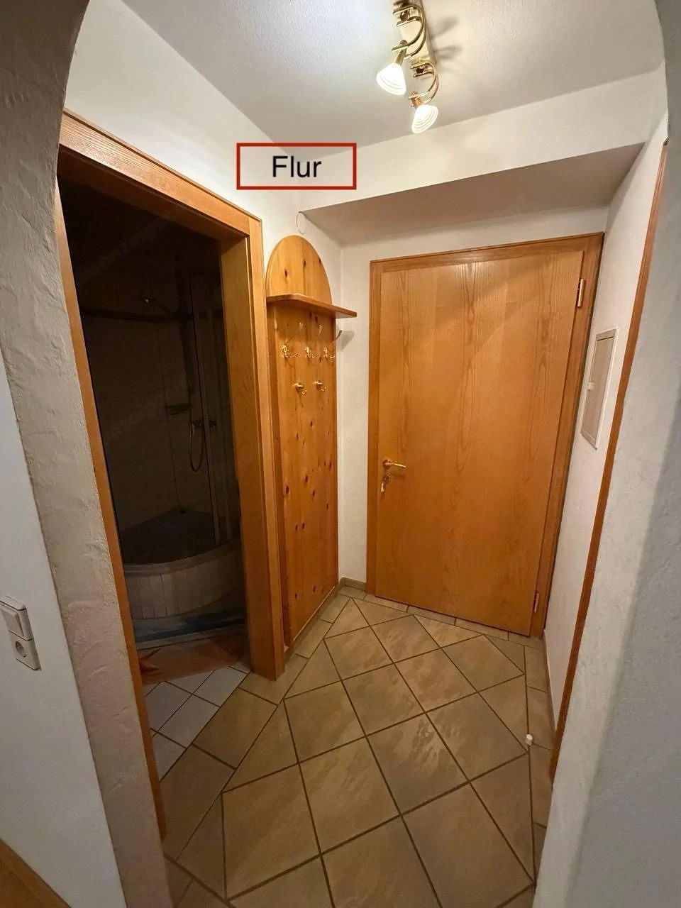 Gepflegte 2,5-Zimmer-Wohnung mit großem Balkon und Bergblick zu vermieten