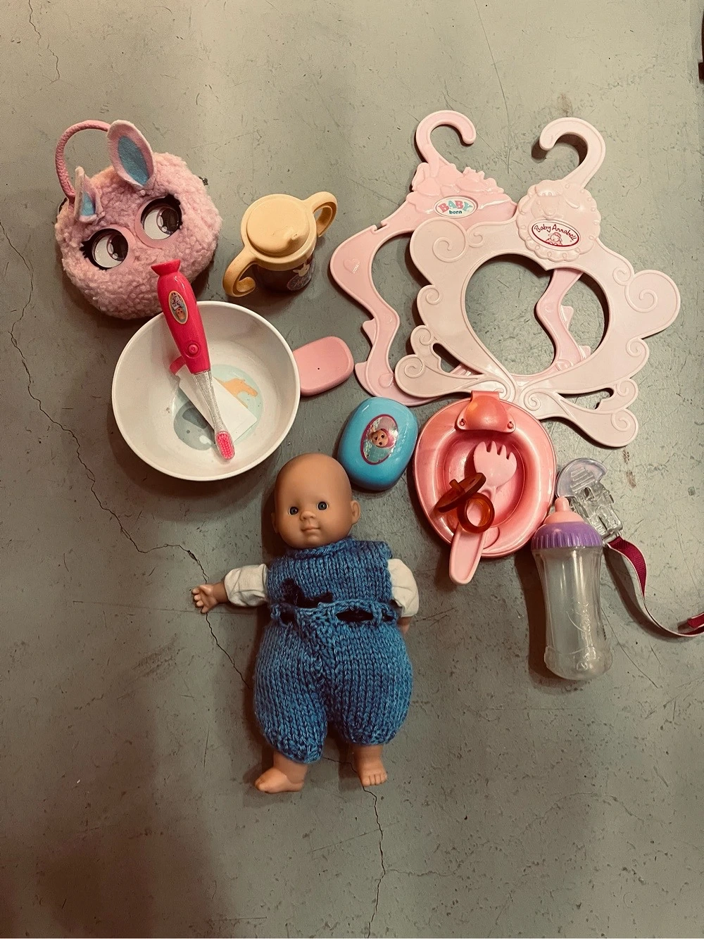Puppenkleidung