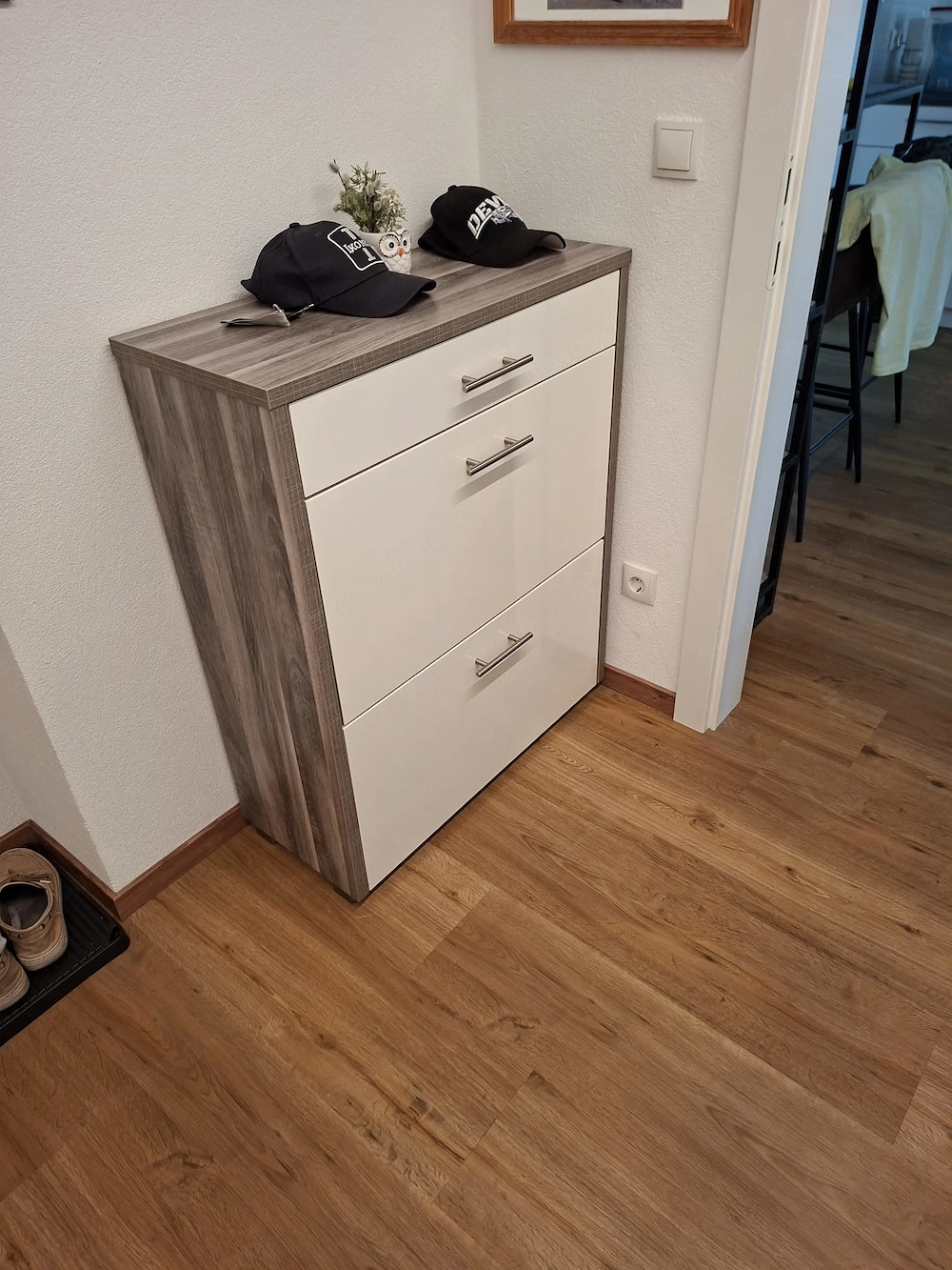 Schuhschrank mit Schublade