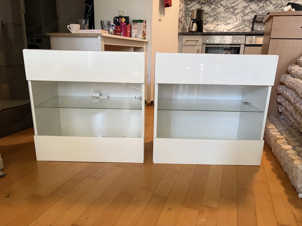 Hängschränke zu verschenken 