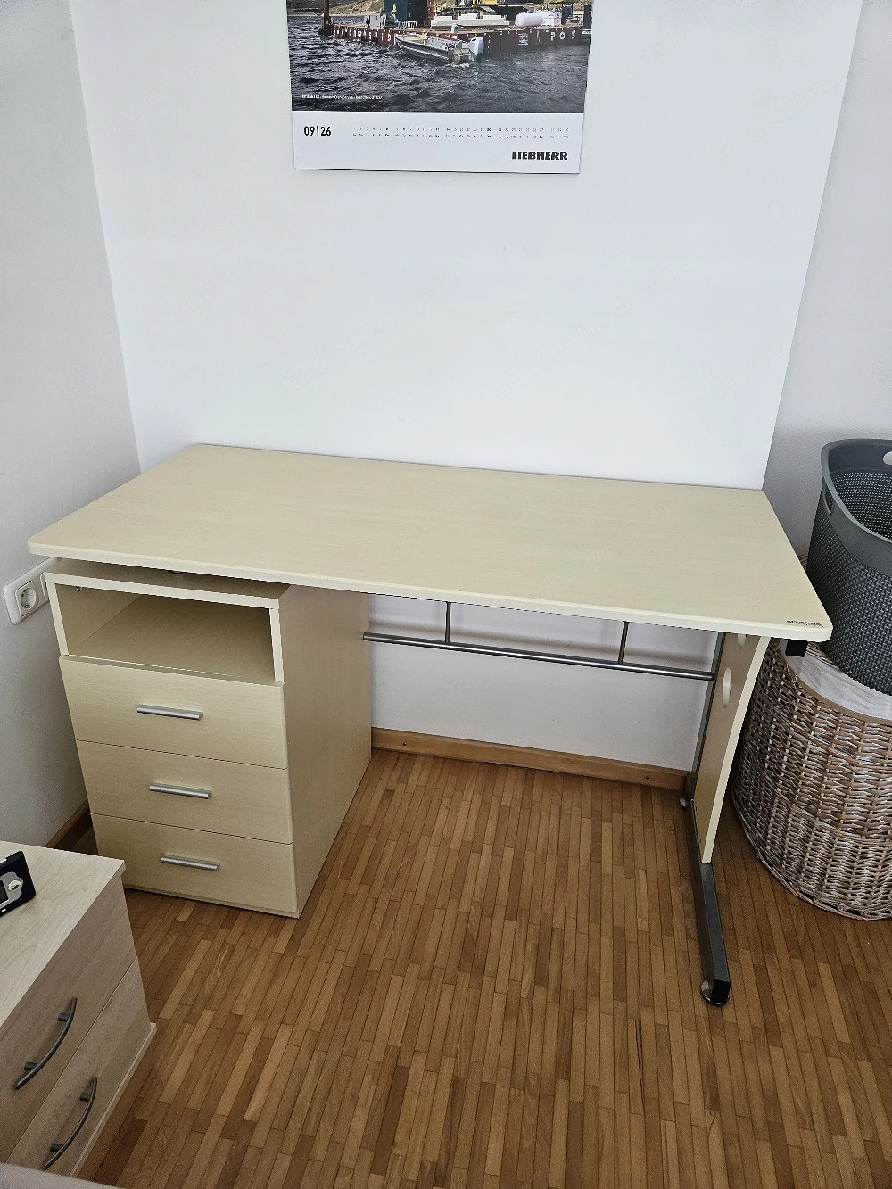 Schreibtisch