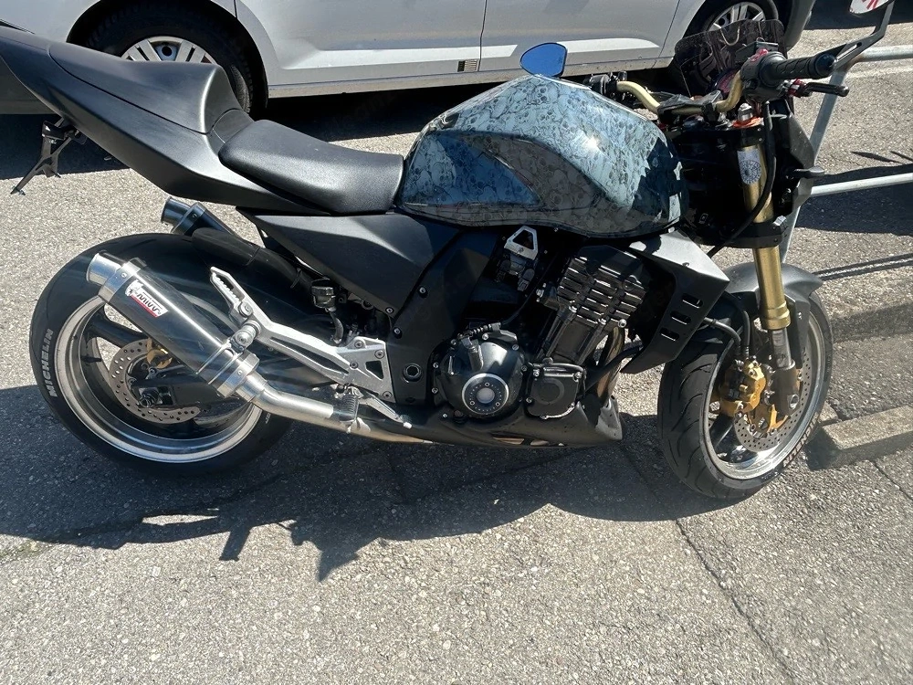 Kawasaki Z1000