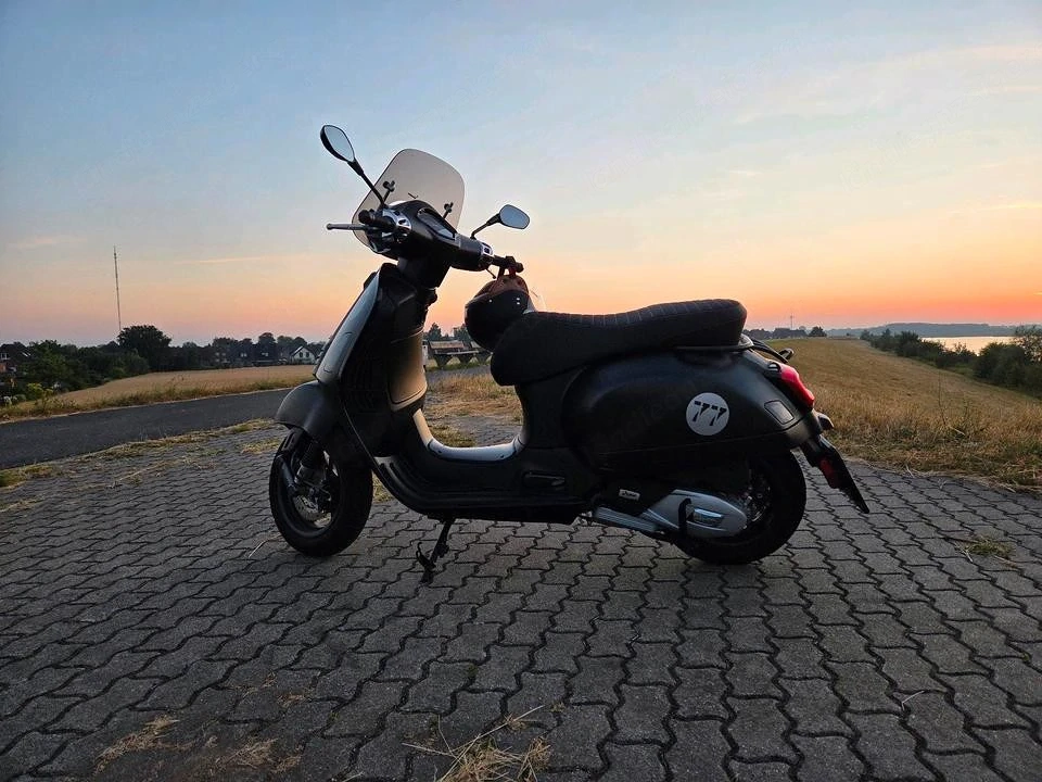 Vespa GTS Supersport 125cmm in Schwarz Matt, Top Gepflegt!!!