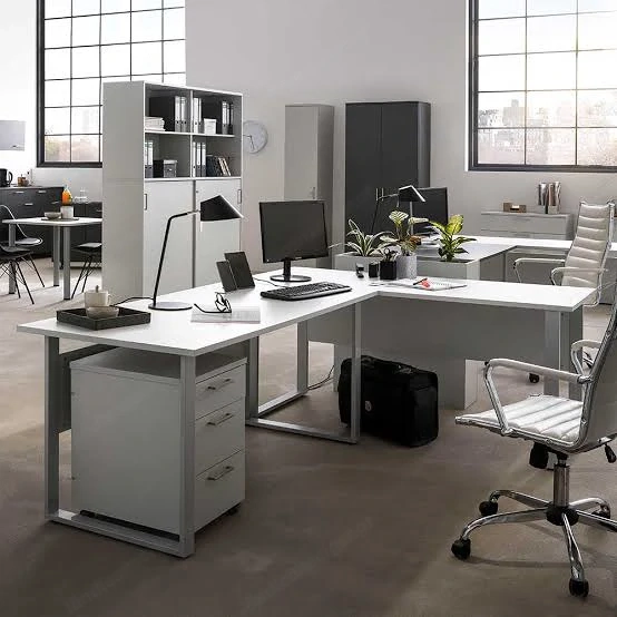 Büroplatz in großem Büro in SCHWARZACH Bahnhofsnähe 