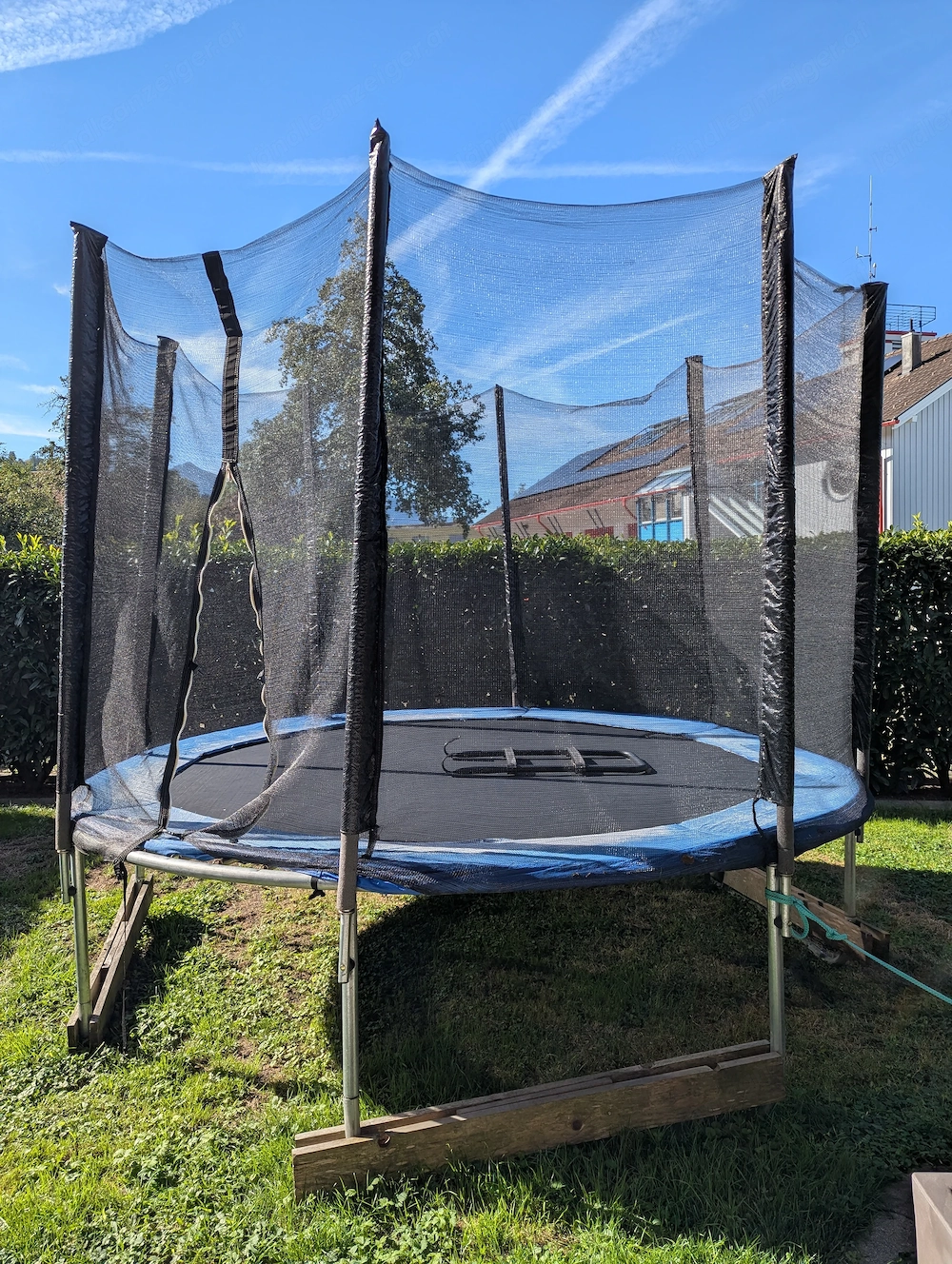 Trampolin zu vergeben