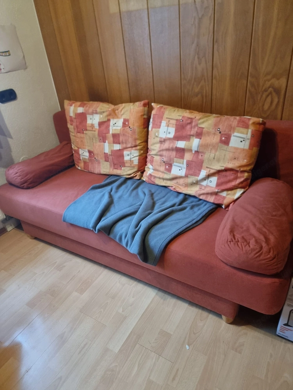 Aufklappbares Sofa mit Schlaffunktion