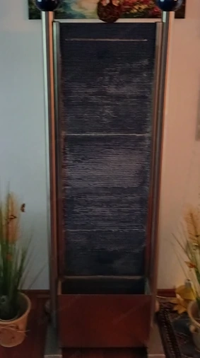 Wasserwand aus Edelstahl  