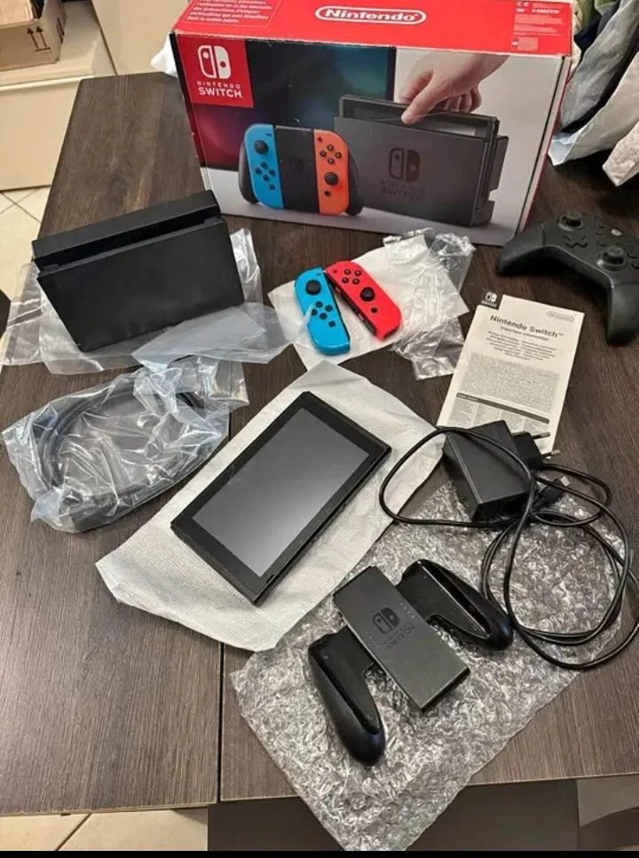Nintendo Switch 