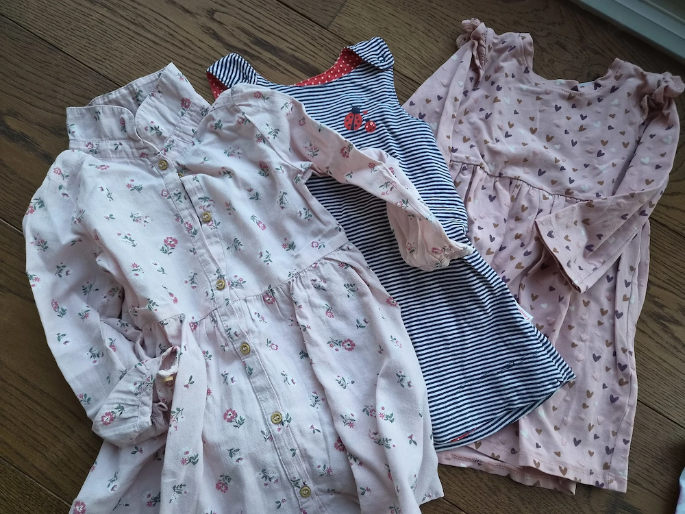 Kleider-Paket Größe 92