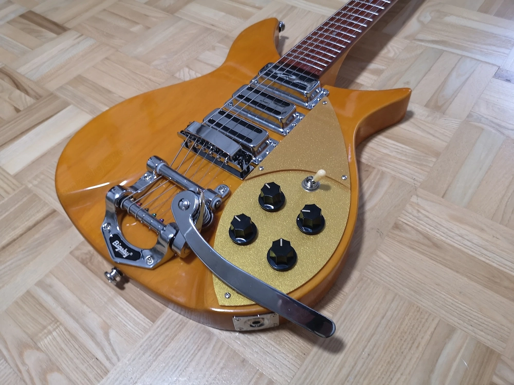 Nachbau einer 325 v59 Gitarre