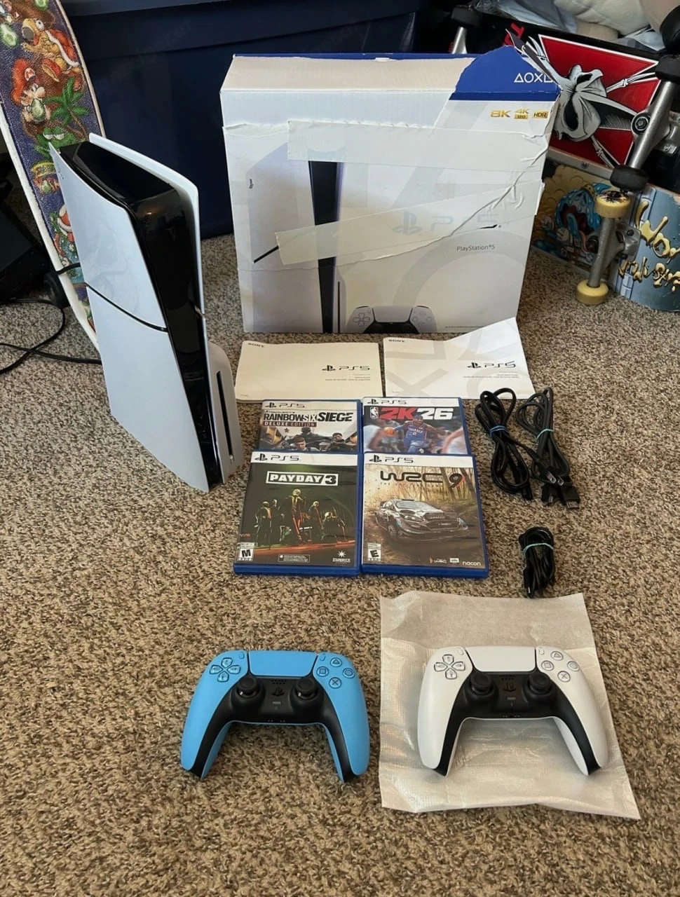 Sony PlayStation 5 Slim mit Laufwerk, weiß, 1 TB SSD + 2 Controller + 4 Spiele